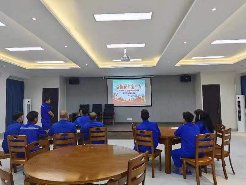 川繁猪公司发展安全出产治理宣贯会