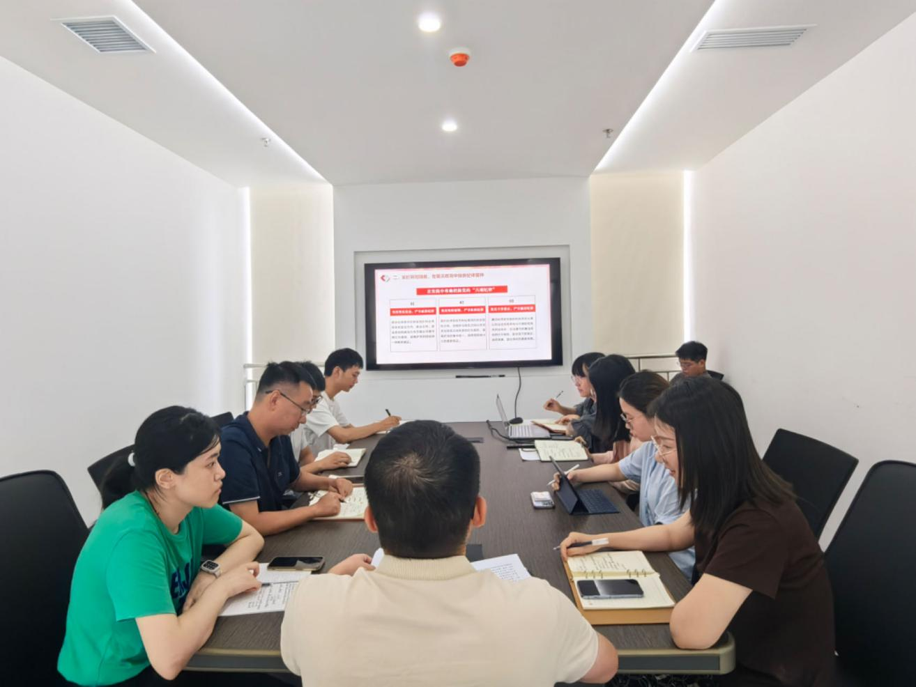 美彩国际 官网第二党支部发展党纪进建教育专题党课.png