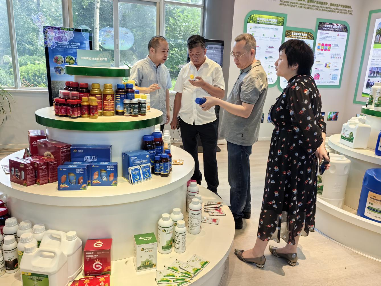 易飞带队到成都新向阳公司调研互换