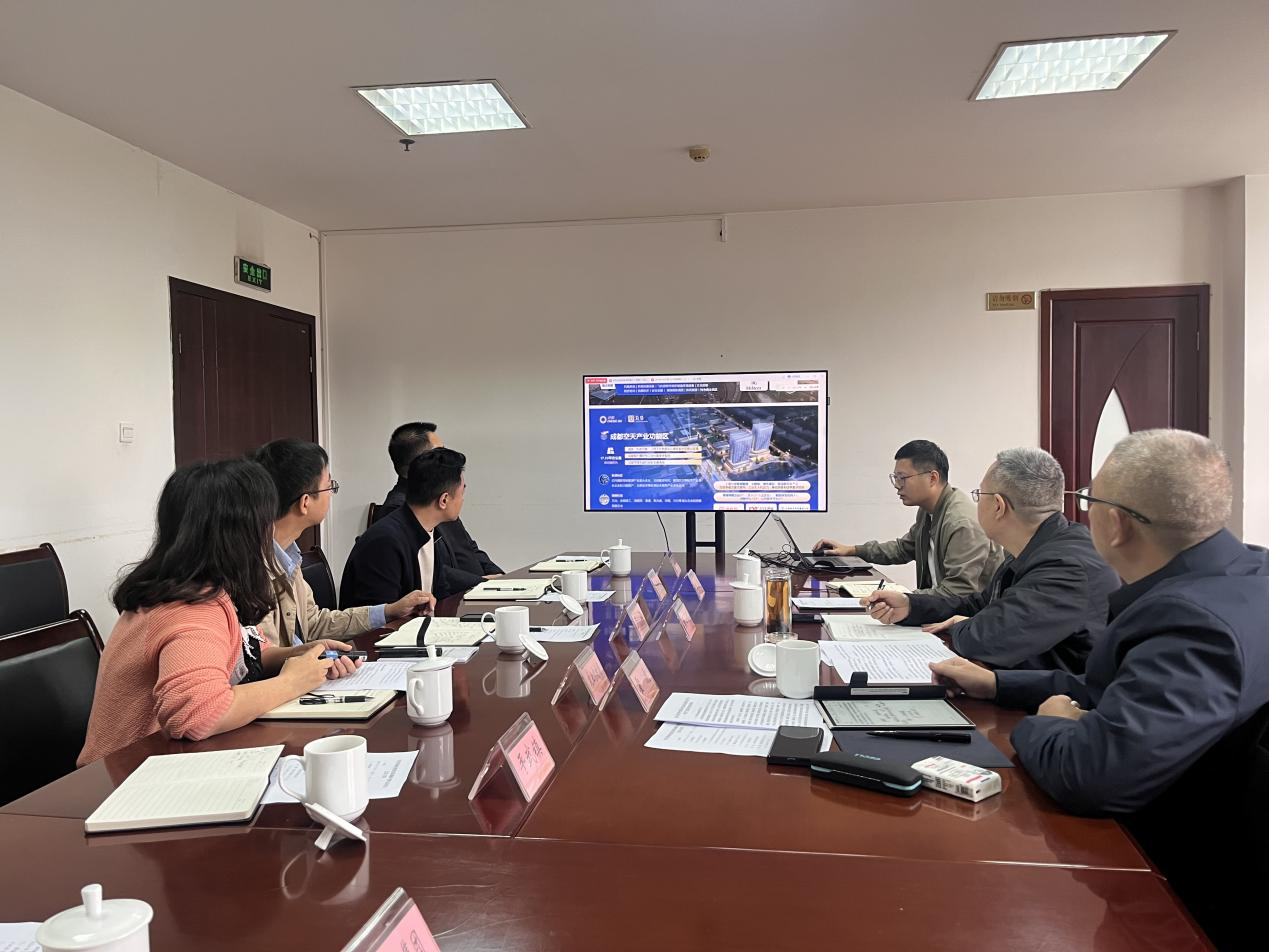 黄幼文带队到简阳市调研座谈